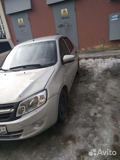 LADA Granta 1.6 МТ, 2013, битый, 179 000 км