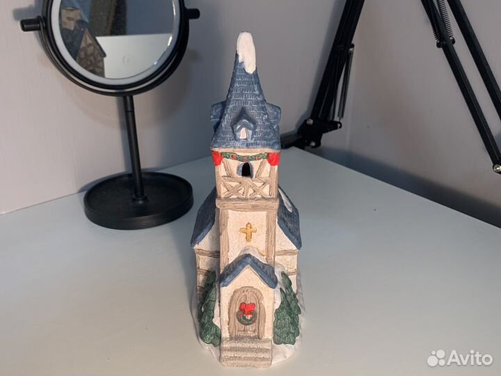 Подсвечник киромический в виде домика