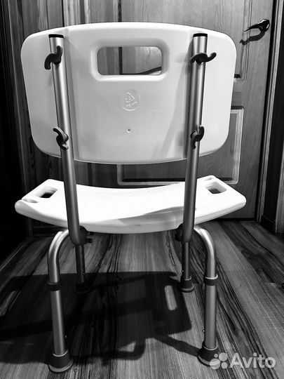 Стул для ванны и душа