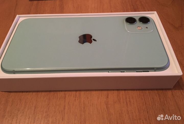 iPhone 11, 64 ГБ