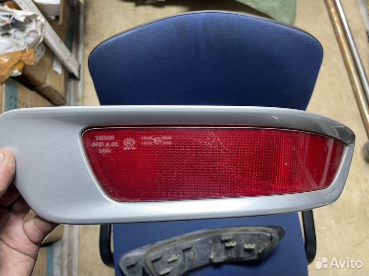 Отражатель в бампер задний для Volvo XC70