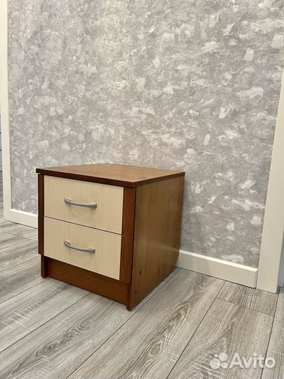 Тумбочка выс. 42 см глубин-42см шир-40см