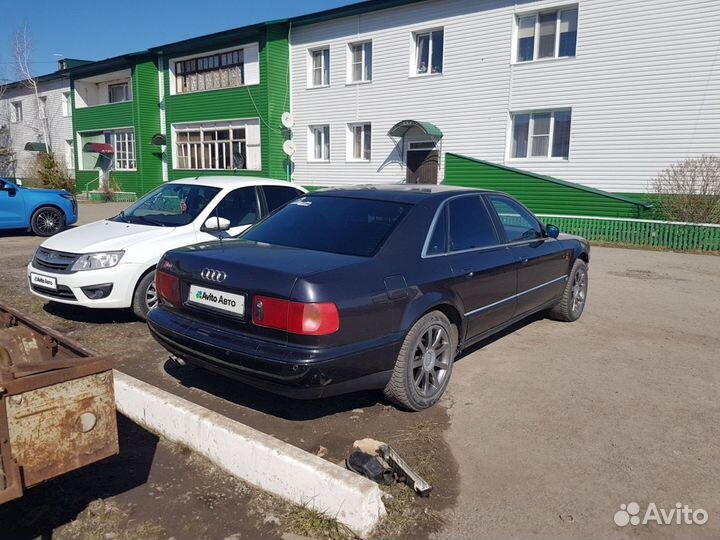 Audi A8 4.2 AT, 1994, битый, 200 000 км