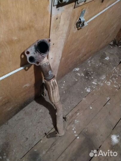 Продам Приемная труба Митсубиси Аиртрек 2.4