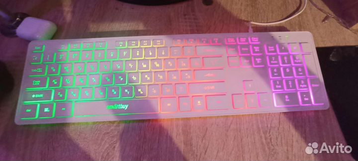 Игровая клавиатура с подсветкой