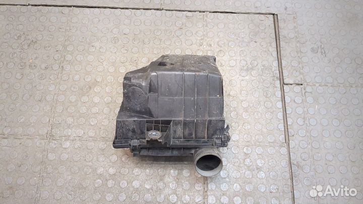 Корпус воздушного фильтра Volkswagen Transporter 4