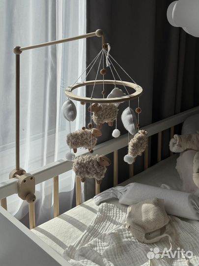 Мобиль в кроватку барашки