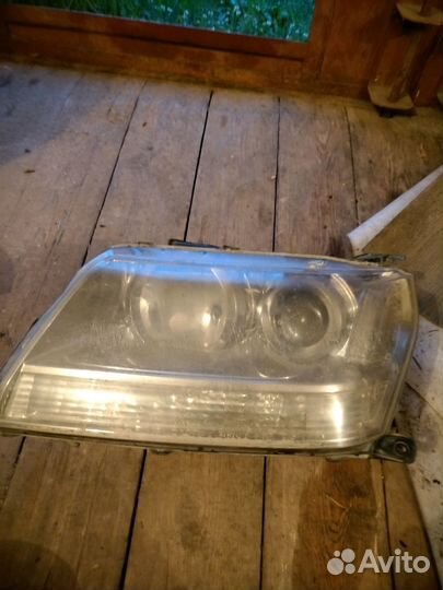 Фара левая Suzuki grand vitara
