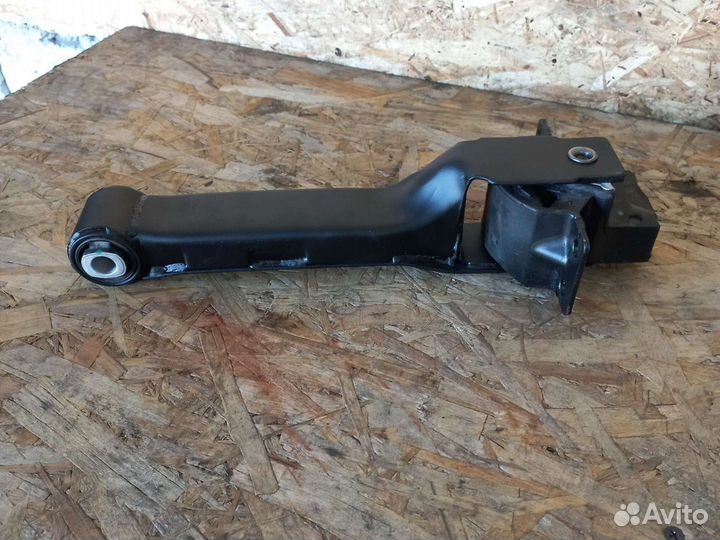 Подушка крепления кпп ford transit