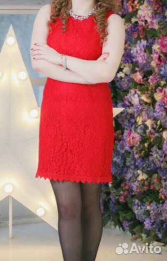 Платье красное праздничное