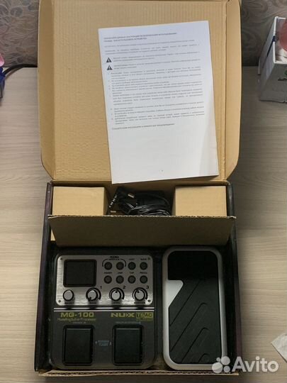 Электрогитара с гитарным процессором