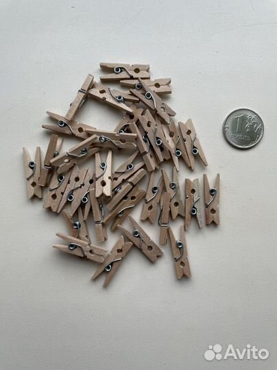 Морские ракушки, шишки, стеклянные камушки