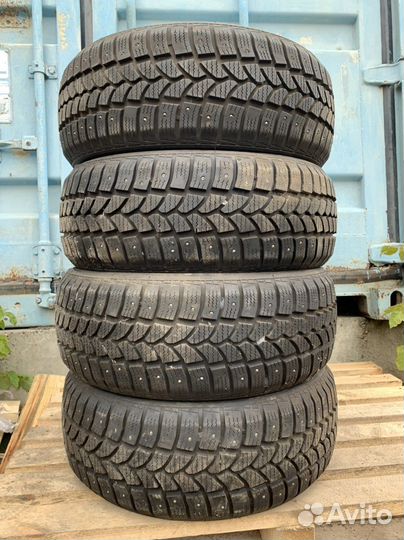 Kormoran Stud 215/55 R16