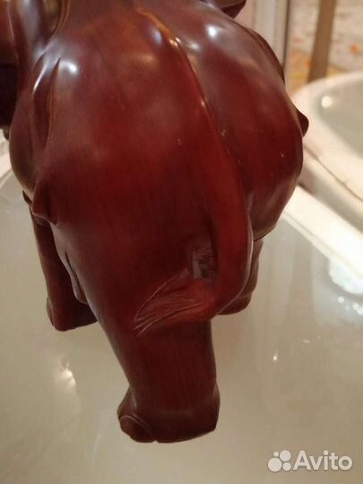 Статуэтка слон дерево