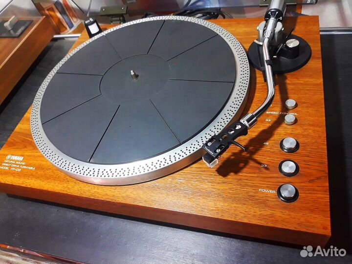 Проигрыватель винила Yamaha YP-D3
