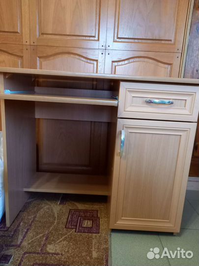 Компьютерный стол