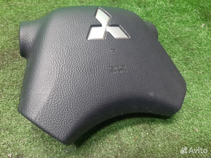 Подушка безопасности в руль Mitsubishi Grandis 20
