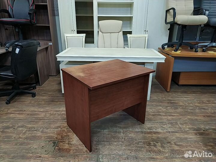 Стол письменный б/у 085х67х75 22мм 03441-вшн