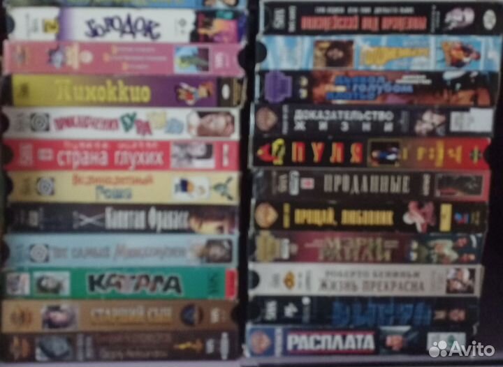 Лицензионные VHS с культовыми фильмами и актерами