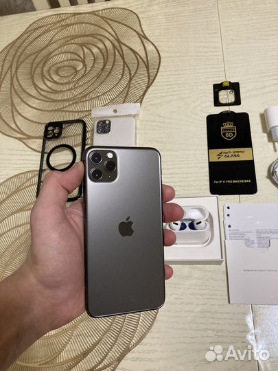 iPhone 11 Pro Max, 64 ГБ