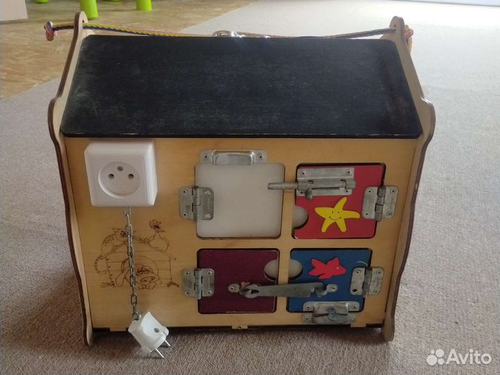 Бизиборд домик