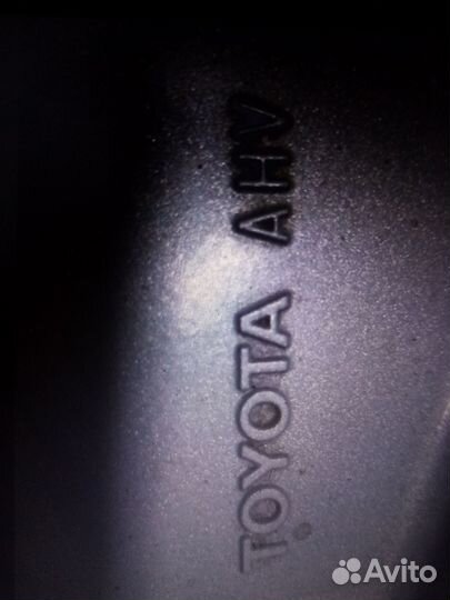 Колёса в идеале шипы Toyota Land Cruiser 200