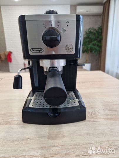 Кофеварка эспрессо рожковая DeLonghi EC155