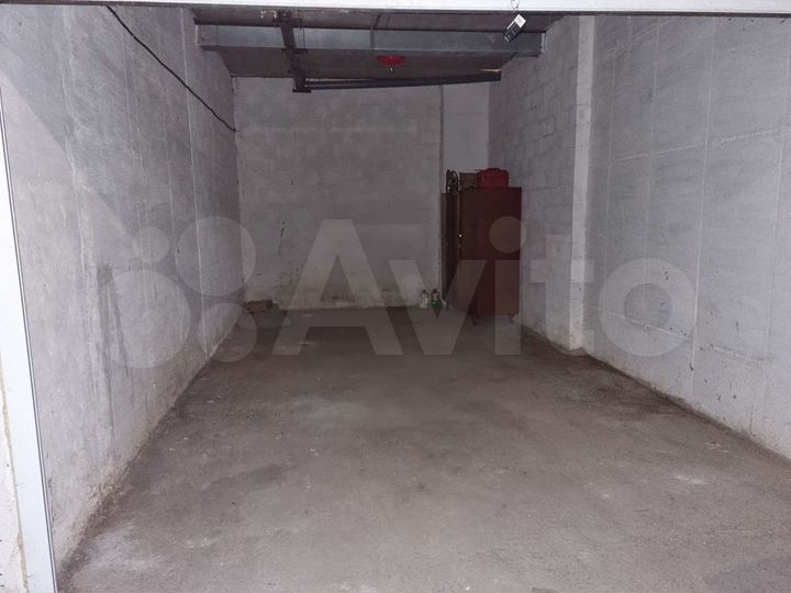 Машиноместо, 30 м²