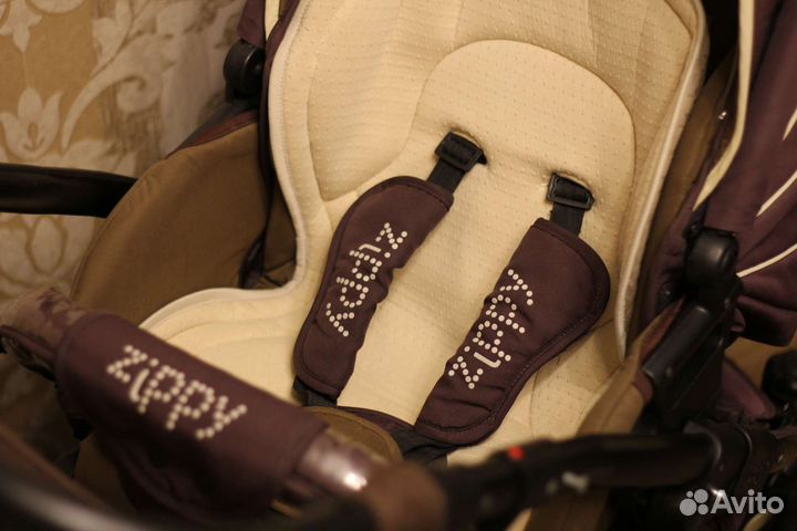 Коляска Zippy Tutis 2в1