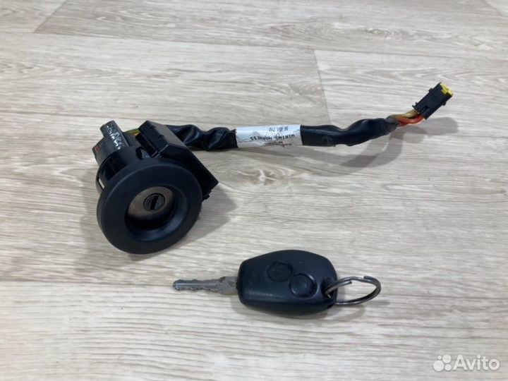 Замок зажигания Renault Sandero хетчбэк K4M 690