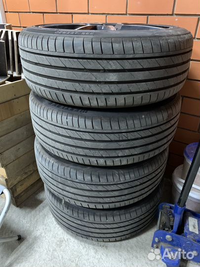 Westlake ZuperAce Z-007 235/45 R20