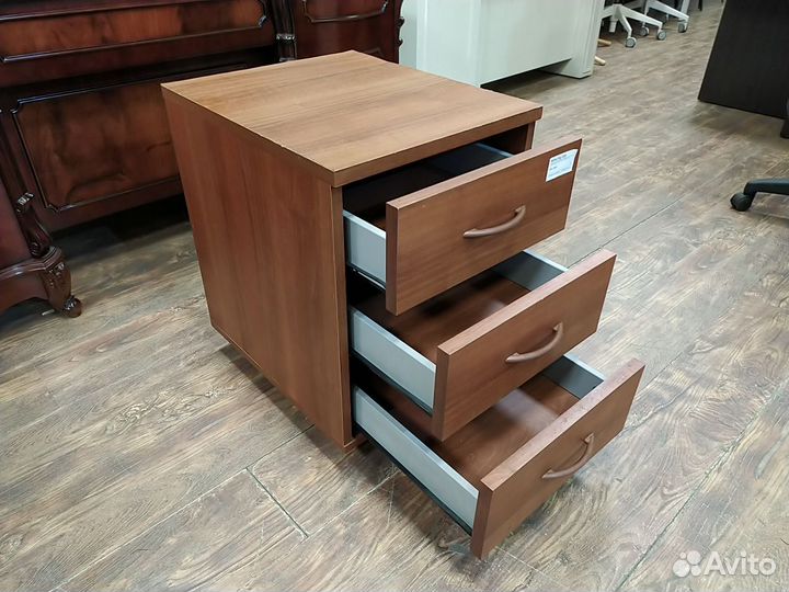 Тумба подкатная 3 ящ. б/у 43х51х60 09344-грд