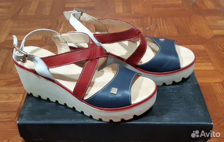 Босоножки кожаные