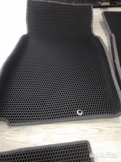 Продам новые 3D эво-коврики Nissan x-trail T31