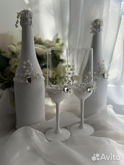 Свадебные бутылки, бокалы, свечи венчальные