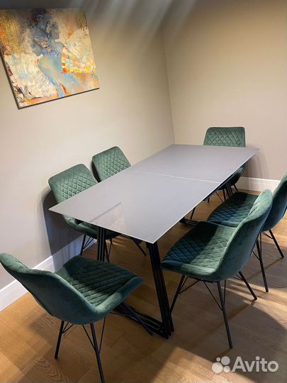 Стол со стульями