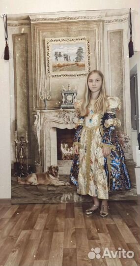 Камин с собакой панно