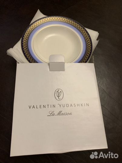 Тарелки три