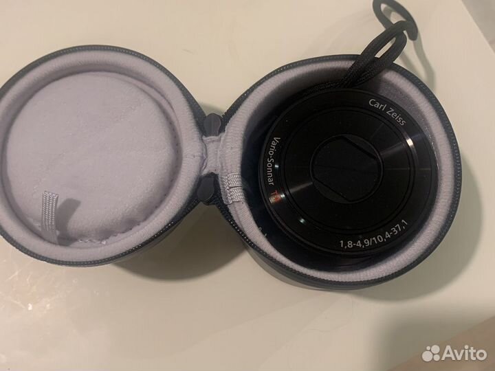 Автономный объектив Sony Cyber-shot DSC-QX100