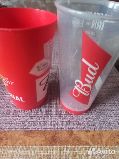 Пластиковые стаканы2 штуки