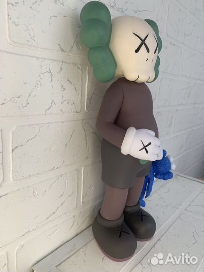 Коллекционные игрушки kaws