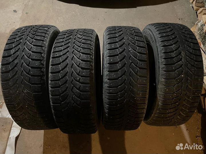 Bridgestone Blizzak Spike-01 225/60 R17 103T