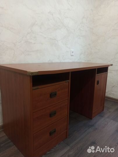 Детская мебель- стол письменный+ два пенала