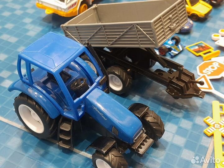 Трактор с прицепом кран автомобили дорожные знаки