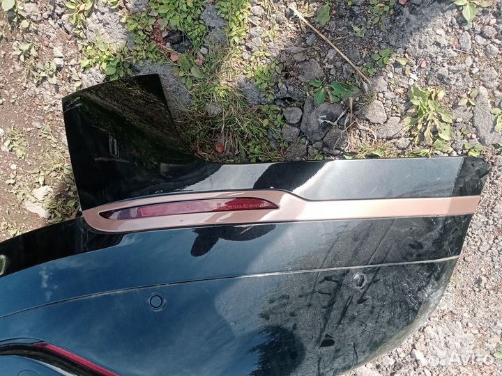 Накладка заднего бампера на Рейнж Ровер Велар 2019