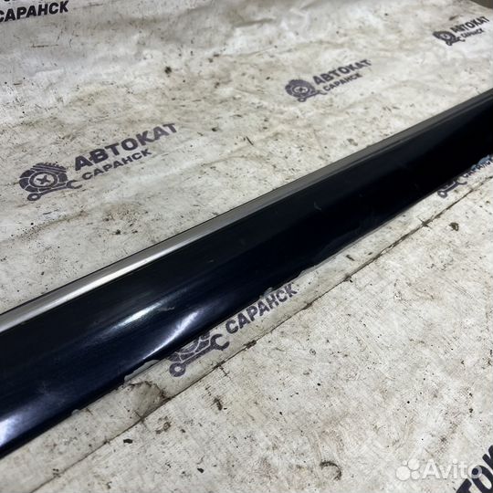 Молдинг передний правый Mercedes W210