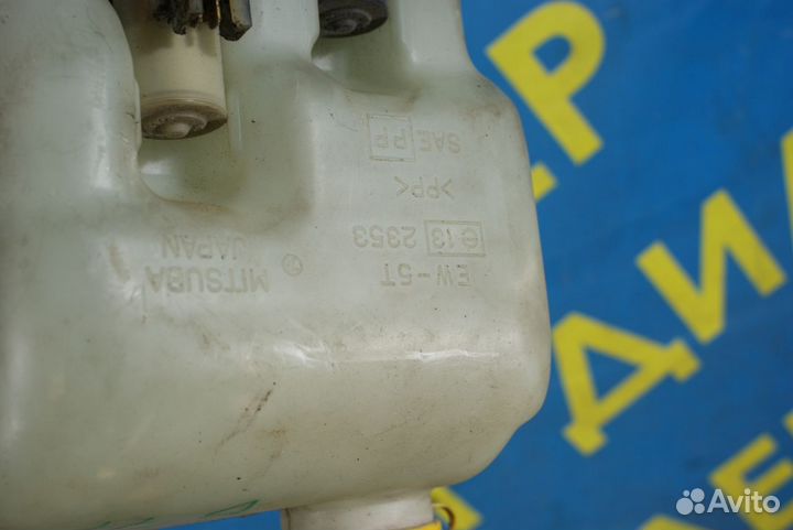 Бачок омывателя лобового стекла Subaru Legacy B11