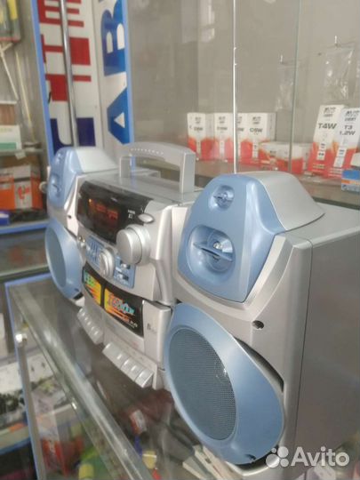 Музыкальный центр