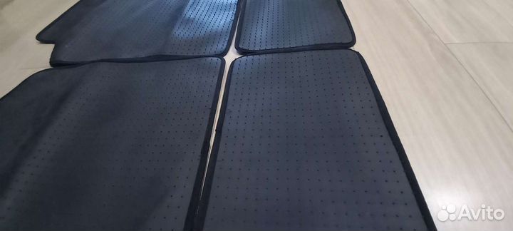 Автомобильные коврики универсальные