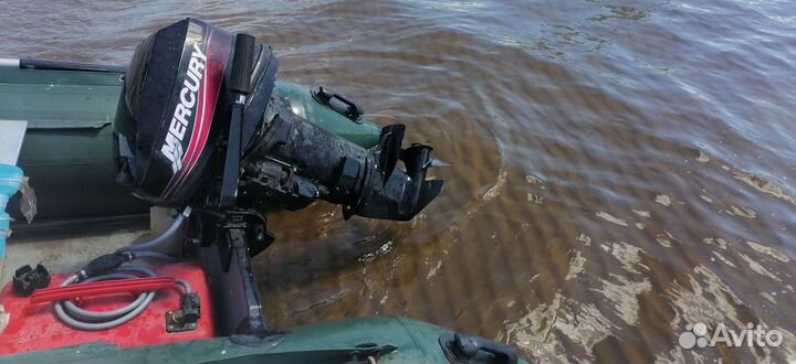 Лодка с мотором